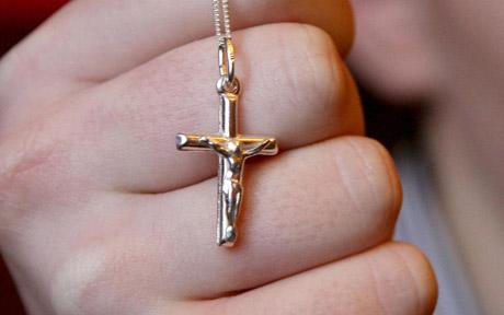 crucifixo-na-mc3a3o
