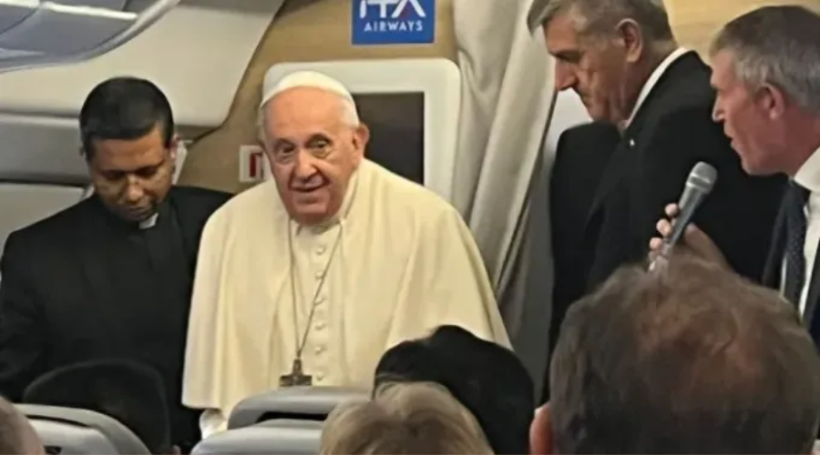 Papa Francisco inicia viagem apostólica a Marselha